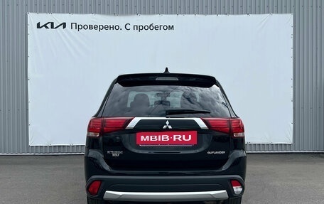Mitsubishi Outlander III рестайлинг 3, 2018 год, 2 080 000 рублей, 6 фотография