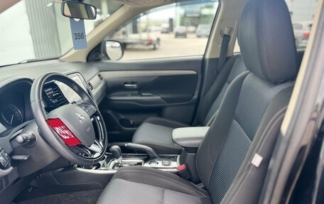 Mitsubishi Outlander III рестайлинг 3, 2018 год, 2 080 000 рублей, 9 фотография