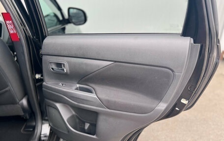 Mitsubishi Outlander III рестайлинг 3, 2018 год, 2 080 000 рублей, 12 фотография