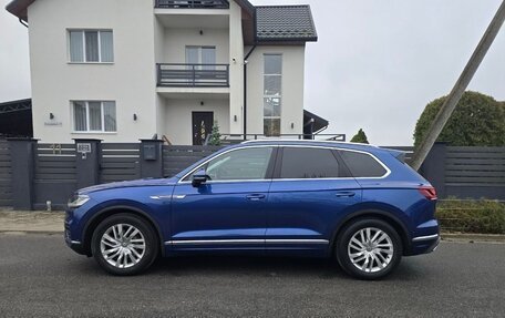 Volkswagen Touareg III, 2019 год, 4 950 000 рублей, 5 фотография
