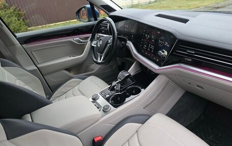 Volkswagen Touareg III, 2019 год, 4 950 000 рублей, 10 фотография