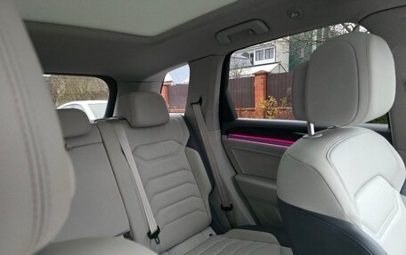 Volkswagen Touareg III, 2019 год, 4 950 000 рублей, 14 фотография