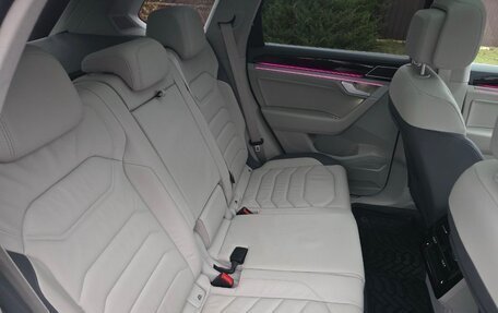 Volkswagen Touareg III, 2019 год, 4 950 000 рублей, 15 фотография