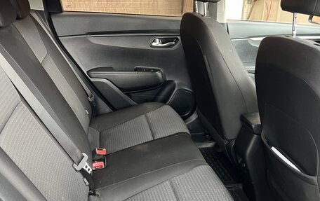 KIA Rio IV, 2022 год, 1 790 000 рублей, 10 фотография