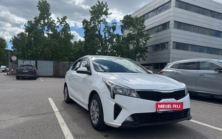 KIA Rio IV, 2022 год, 1 800 000 рублей, 2 фотография