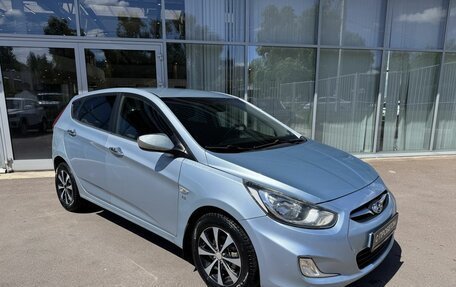 Hyundai Solaris II рестайлинг, 2011 год, 650 000 рублей, 3 фотография