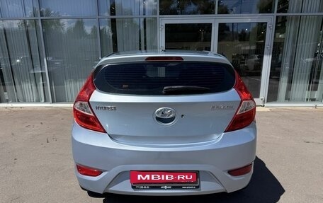 Hyundai Solaris II рестайлинг, 2011 год, 650 000 рублей, 6 фотография