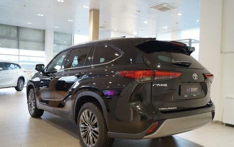 Toyota Highlander, 2026 год, 5 300 000 рублей, 3 фотография