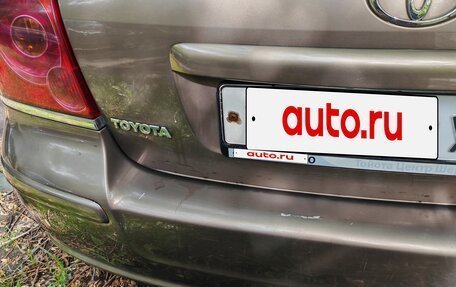 Toyota Avensis III рестайлинг, 2004 год, 530 000 рублей, 5 фотография