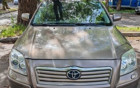 Toyota Avensis III рестайлинг, 2004 год, 530 000 рублей, 2 фотография