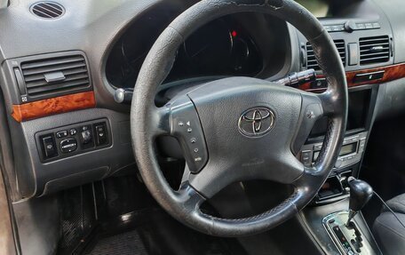Toyota Avensis III рестайлинг, 2004 год, 530 000 рублей, 22 фотография