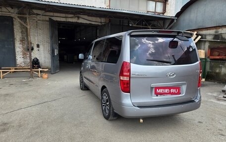 Hyundai Grand Starex Grand Starex I рестайлинг 2, 2011 год, 1 720 000 рублей, 3 фотография