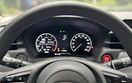 Honda Vezel, 2022 год, 1 600 000 рублей, 10 фотография