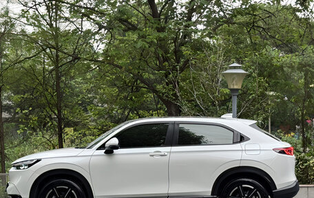 Honda Vezel, 2022 год, 1 600 000 рублей, 6 фотография