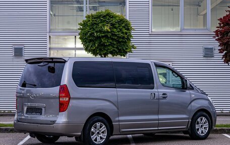 Hyundai Grand Starex Grand Starex I рестайлинг 2, 2011 год, 1 495 000 рублей, 6 фотография