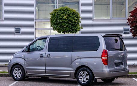 Hyundai Grand Starex Grand Starex I рестайлинг 2, 2011 год, 1 495 000 рублей, 4 фотография