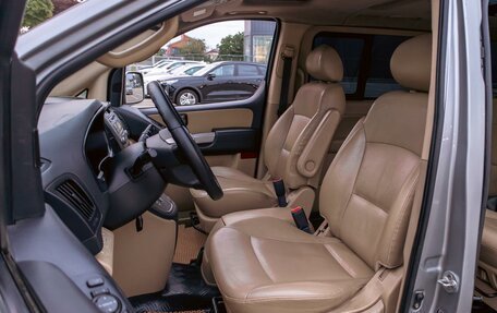Hyundai Grand Starex Grand Starex I рестайлинг 2, 2011 год, 1 495 000 рублей, 11 фотография