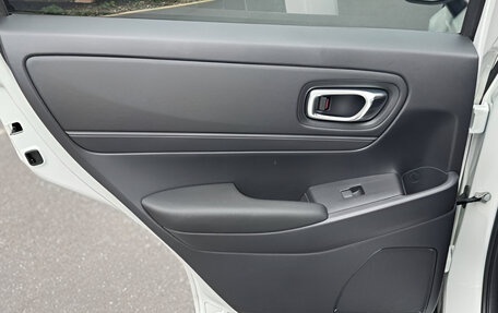 Honda Vezel, 2022 год, 1 600 000 рублей, 14 фотография
