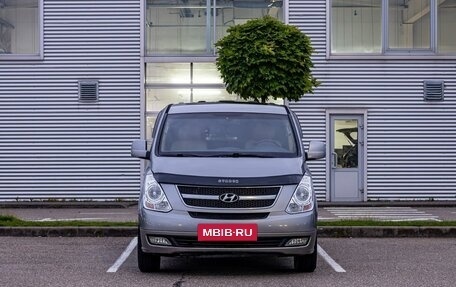 Hyundai Grand Starex Grand Starex I рестайлинг 2, 2011 год, 1 495 000 рублей, 2 фотография