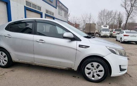 KIA Rio III рестайлинг, 2013 год, 380 000 рублей, 2 фотография