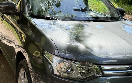 Mitsubishi Outlander III рестайлинг 3, 2013 год, 1 390 000 рублей, 7 фотография