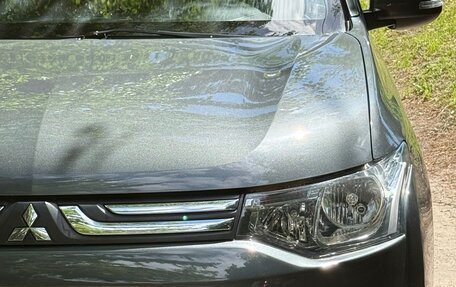 Mitsubishi Outlander III рестайлинг 3, 2013 год, 1 390 000 рублей, 4 фотография