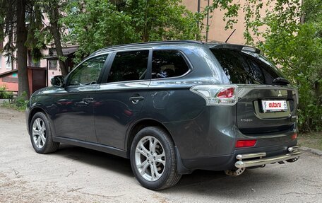 Mitsubishi Outlander III рестайлинг 3, 2013 год, 1 390 000 рублей, 11 фотография