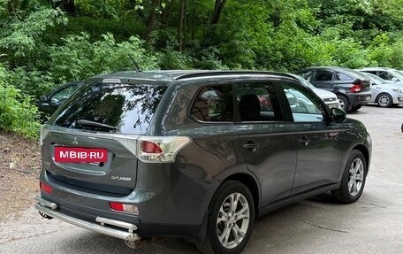 Mitsubishi Outlander III рестайлинг 3, 2013 год, 1 390 000 рублей, 10 фотография