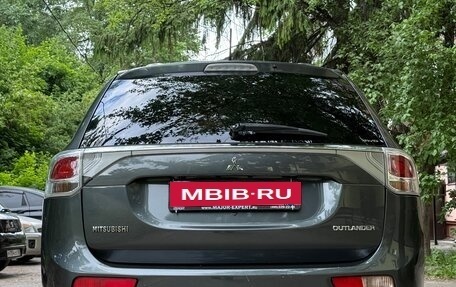 Mitsubishi Outlander III рестайлинг 3, 2013 год, 1 390 000 рублей, 9 фотография