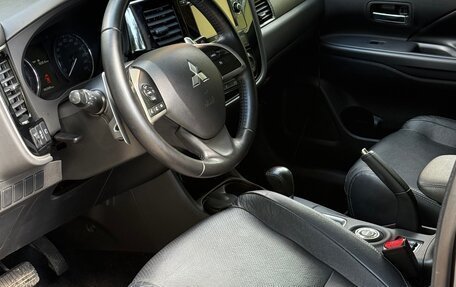 Mitsubishi Outlander III рестайлинг 3, 2013 год, 1 390 000 рублей, 27 фотография
