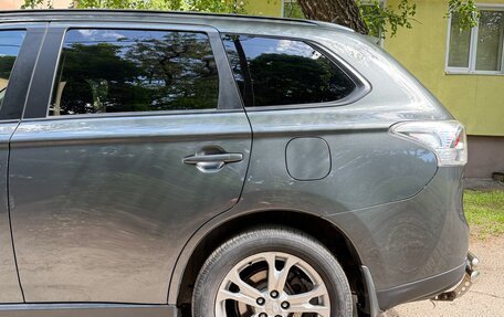 Mitsubishi Outlander III рестайлинг 3, 2013 год, 1 390 000 рублей, 24 фотография