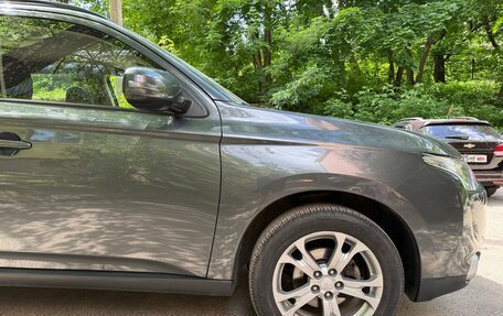 Mitsubishi Outlander III рестайлинг 3, 2013 год, 1 390 000 рублей, 19 фотография