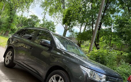 Mitsubishi Outlander III рестайлинг 3, 2013 год, 1 390 000 рублей, 15 фотография