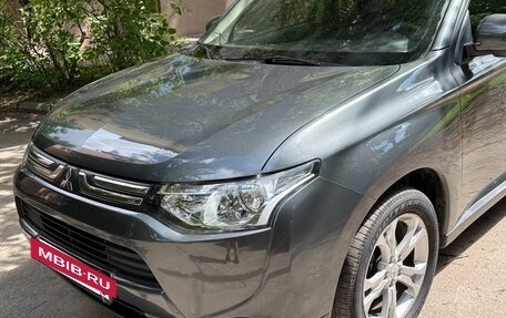 Mitsubishi Outlander III рестайлинг 3, 2013 год, 1 390 000 рублей, 21 фотография