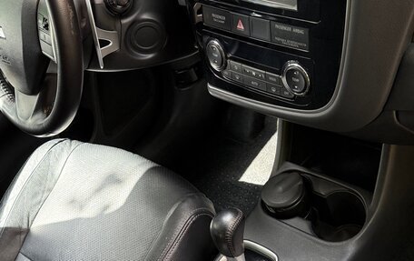 Mitsubishi Outlander III рестайлинг 3, 2013 год, 1 390 000 рублей, 30 фотография