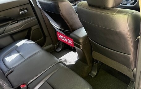 Mitsubishi Outlander III рестайлинг 3, 2013 год, 1 390 000 рублей, 37 фотография