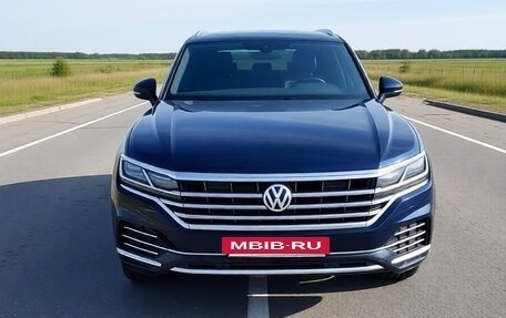 Volkswagen Touareg III, 2020 год, 5 800 000 рублей, 2 фотография