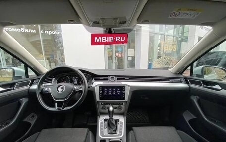 Volkswagen Passat B8 рестайлинг, 2018 год, 2 380 000 рублей, 8 фотография
