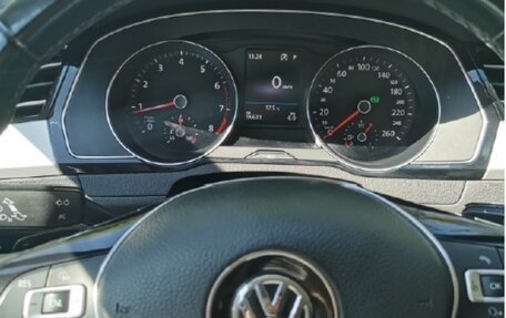 Volkswagen Passat B8 рестайлинг, 2018 год, 2 380 000 рублей, 13 фотография
