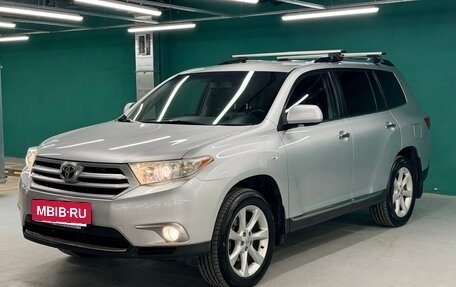 Toyota Highlander III, 2011 год, 1 950 000 рублей, 3 фотография