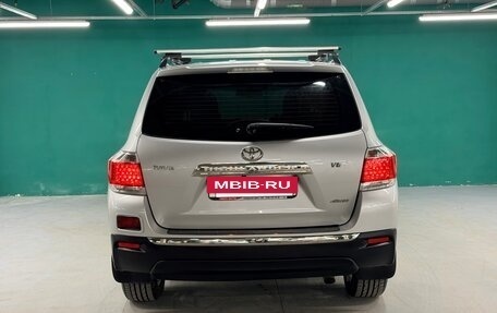 Toyota Highlander III, 2011 год, 1 950 000 рублей, 12 фотография