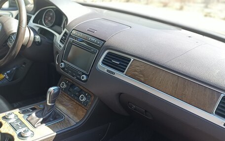 Volkswagen Touareg III, 2016 год, 3 350 000 рублей, 13 фотография