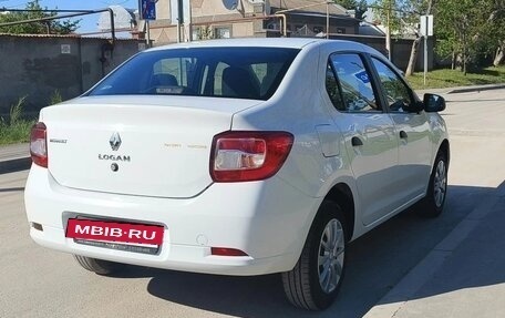 Renault Logan II, 2017 год, 900 000 рублей, 7 фотография
