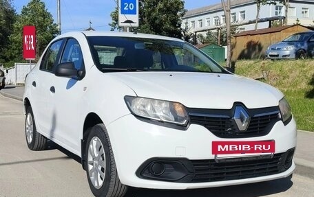 Renault Logan II, 2017 год, 900 000 рублей, 9 фотография