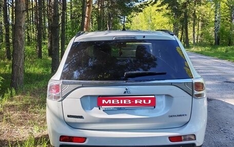 Mitsubishi Outlander III рестайлинг 3, 2013 год, 1 950 000 рублей, 5 фотография