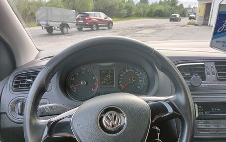 Volkswagen Polo VI (EU Market), 2017 год, 920 000 рублей, 2 фотография