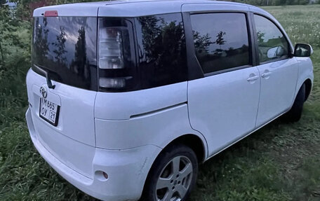 Toyota Sienta I, 2015 год, 965 000 рублей, 3 фотография