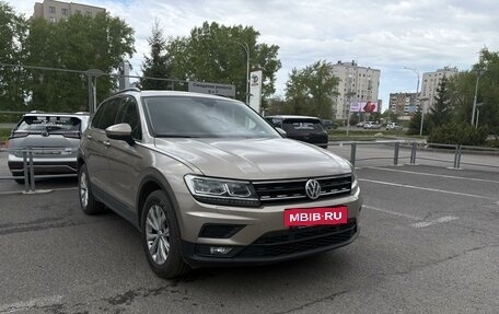 Volkswagen Tiguan II, 2020 год, 2 995 000 рублей, 2 фотография