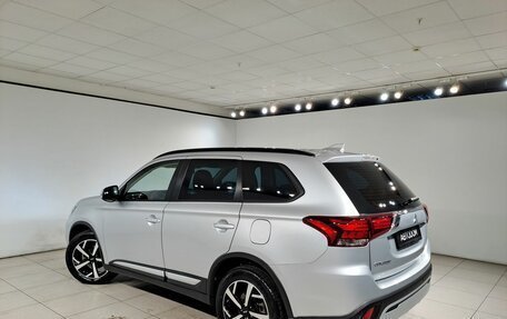 Mitsubishi Outlander III рестайлинг 3, 2022 год, 2 249 000 рублей, 4 фотография