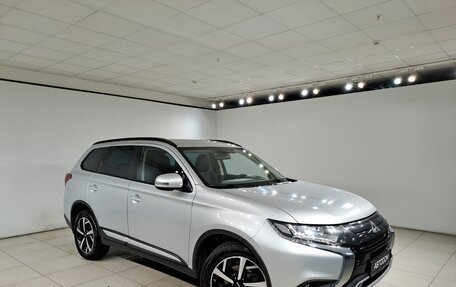 Mitsubishi Outlander III рестайлинг 3, 2022 год, 2 249 000 рублей, 3 фотография